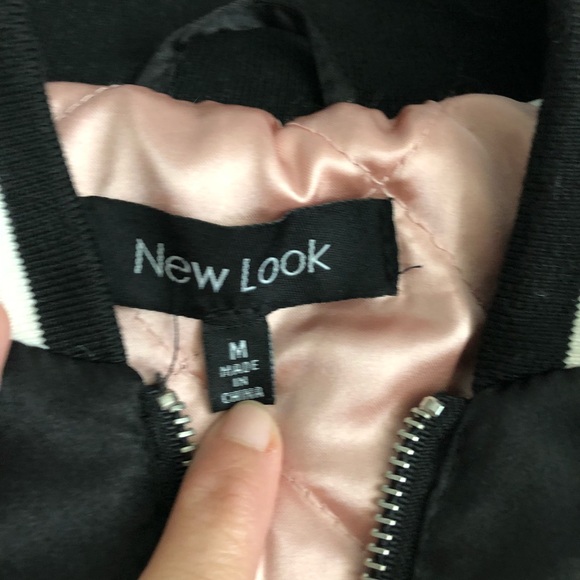 Adorable jacket. Never been worn - Picture 3 of 8